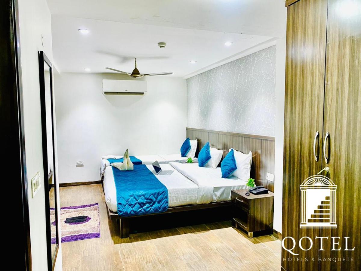 Qotel Hotel Rajouri Garden Above Ritu Marbles, Near Rajouri Garden Metro Station-Couple Friendly Nueva Delhi Exterior foto